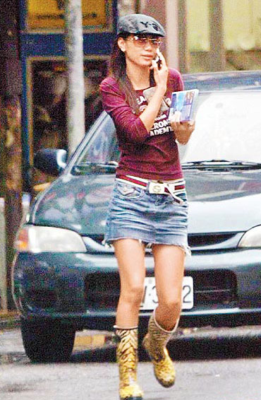 台湾女艺人林韦君手机丢失 多位艺人电话恐外泄