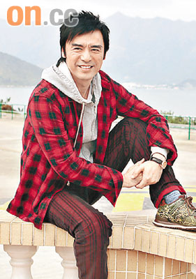 钟镇涛与章小蕙隔空开火 自认已经手下留情(图)