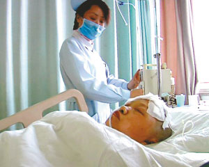 37岁孕妇开颅手术后昏迷中产下男婴(图)