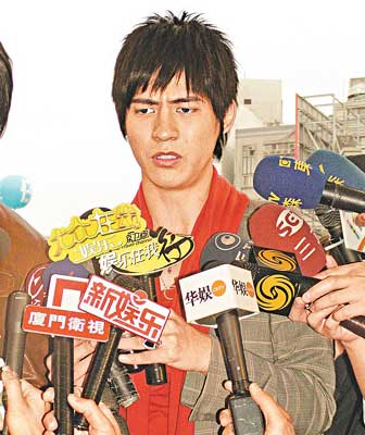 周渝民透露与大S每天联络 搬离徐家觅新居(图)