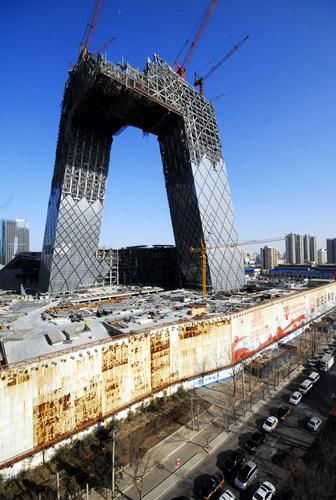 央视新台址全面安装玻璃幕墙(组图)