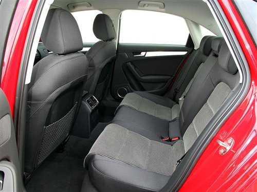点击查看原图 入门级的较量 对比新A4 1.8T/C180K/318i图