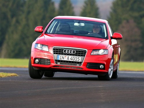 入门级的较量 对比新A4 1.8T/C180K/318i图 入门级的较量 对比新A4 1.8T/C180K/318i图
