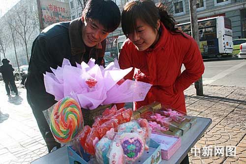 哈尔滨情人节流行送糖玫瑰-哈尔滨,情人节,玫瑰