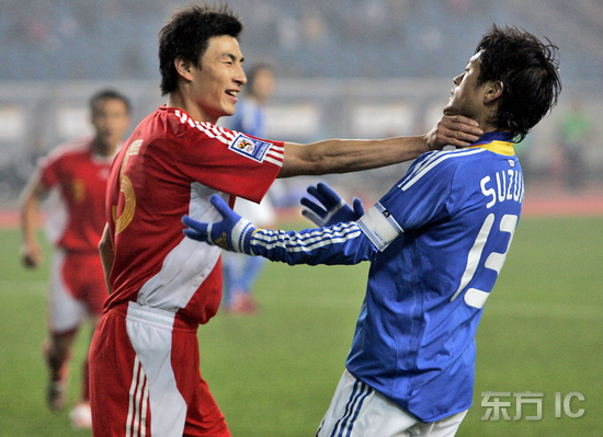 国足0-1日本十年梦魇难破 李玮峰染黄停赛