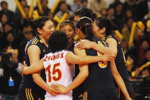 中国女排3-2逆转古巴队 对抗赛赢得三连胜