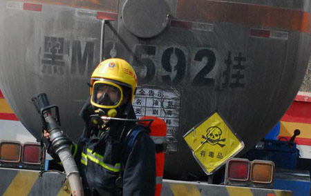 兰州20吨液氨槽车泄漏 水质未受污染(组图)