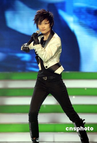 李宇春生日发布新歌《差生》 宋柯献声客串老师