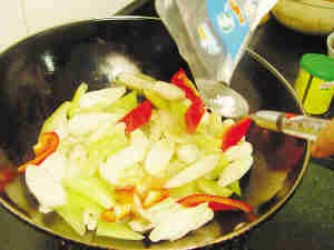 鸡腿菇炒莴笋