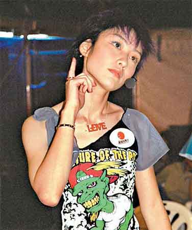 Maggie Q戴陈冠希赠送手镯 张柏芝也有同款(图)