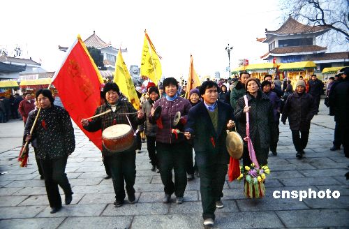 河南淮阳82万民众齐赶太昊陵庙会 破基尼斯纪录