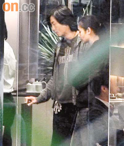 郑伊健搬出与梁咏琪旧宅 购千万新房取悦蒙嘉慧