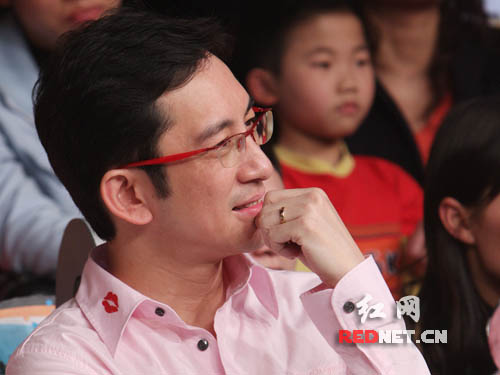吴启华与杨子解约:他忙于黄圣依 没时间理我们