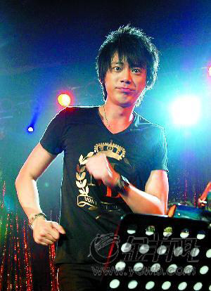 信在广州举办不插电演唱会