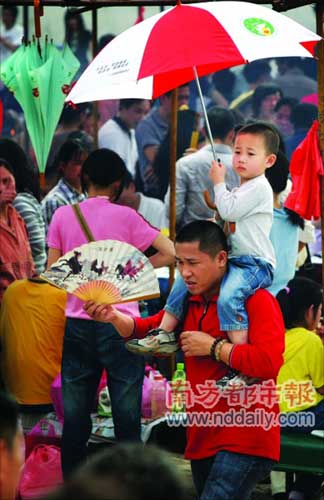 羊城昨天迎来今年最高气温,有市民祭祖时中暑晕倒