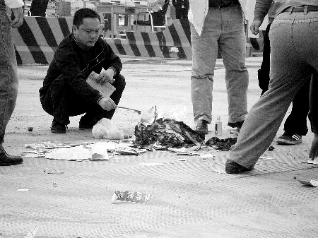 司机拒缴过路费撞死执勤员 豫陕警方追凶