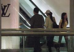 胡静恋上富豪买钻戒暴露婚讯要嫁到海外(组图)