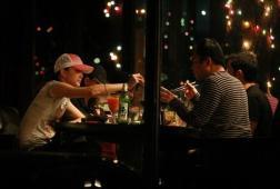 胡静恋上富豪买钻戒暴露婚讯要嫁到海外(组图)