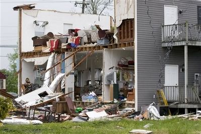 弗吉尼亚遭多次龙卷风袭击 至少200人受伤(组