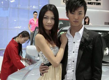 “最美清洁工”原是《赤壁》宫女 遭网友炮轰
