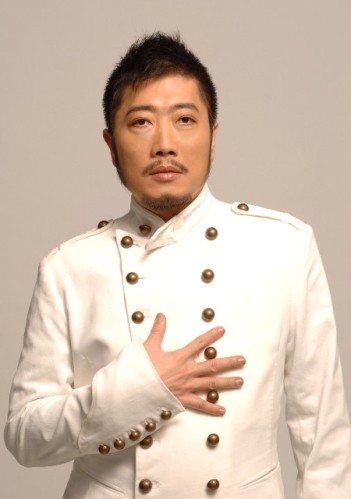 小虫首次担当青歌赛评委 坦言表演时最忌讳做作