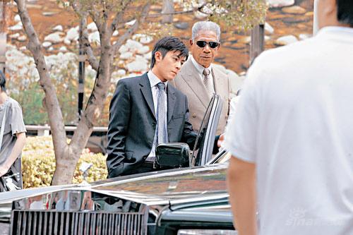陈冠希忙试镜无暇陪母过节现身《蝙蝠侠》海报