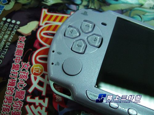 正文   索尼 紫色psp2000(超薄版)和老版本的psp相比液晶屏以及按键