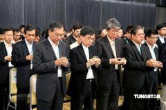 组图:亚视全台艺人默哀陈启泰林韦辰痛哭流泪