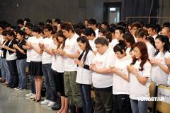组图:亚视全台艺人默哀陈启泰林韦辰痛哭流泪