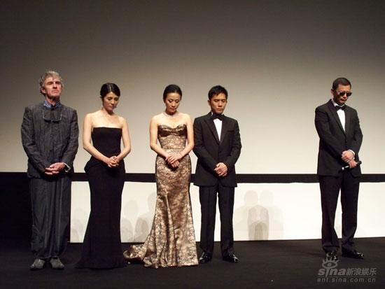 《东邪西毒终极版》戛纳首映王家卫携全场默哀
