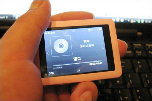 iriver新一代D-click概念播放器真机图