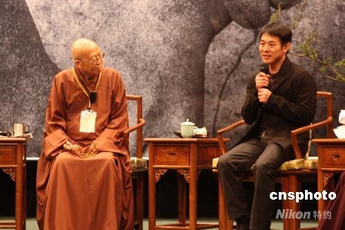 李连杰在台演讲称名利已赚到 接下来将回馈社会