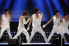 组图:东方神起梦之演唱会抢镜SJ引领组合风暴