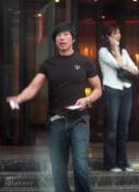 魏骏杰携娇妻会群星同奔灾区慰问娘家人(组图)