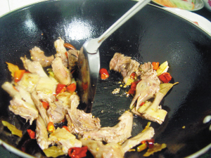 鲜辣乳鸽香喷喷