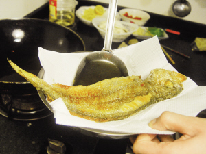 酸甜适口 柠檬茄汁鱼