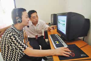 大学生染毒被迫休学 自办戒毒网站(组图)