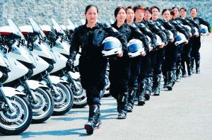 组图:11名北京女骑警加入“奥运带路队”