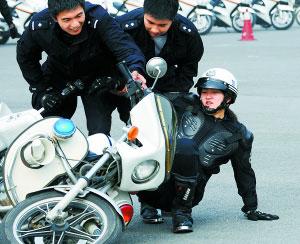 组图:11名北京女骑警加入“奥运带路队”
