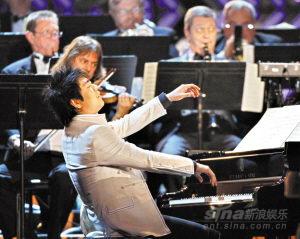 郎朗献艺欧洲杯决赛皇宫办音乐会彰显地位(图)