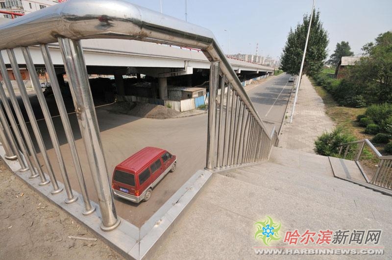 百姓呼声:文昌街跨线桥栏杆破损严重有安全隐