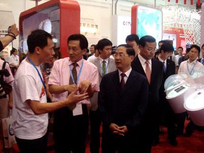 支持200万像素 纽曼F5惊现2008 SIOCES 支持200万像素纽曼F5现身2008SIOCES