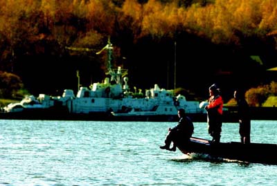 中俄外长签署国界线议定书 4300公里边界全线