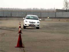 当坚盾遇到利矛 新威驰对比Mazda2劲翔 汽车之家