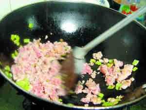鱼香肉燥面