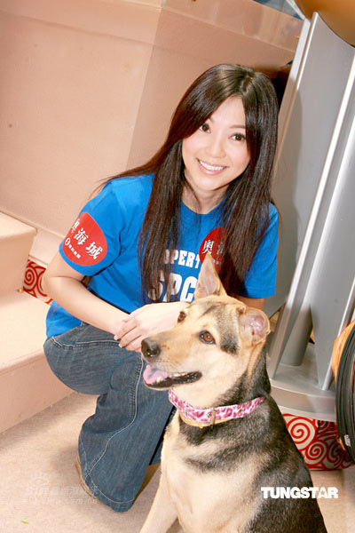 李克勤参加爱犬组织活动养儿养犬两不误(组图)