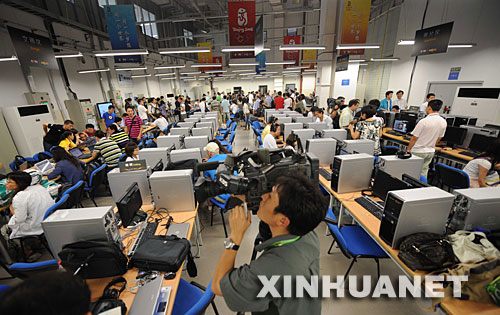 这是中央电视台新台址的奥运报道中心(7月30日摄)。