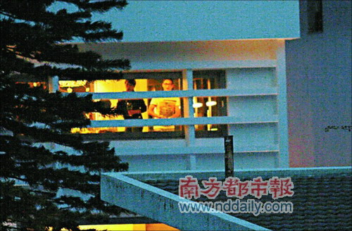 刘嘉玲再过一次新娘瘾 豪宅办派对宴请香港亲友