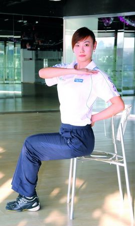 跟空姐学六步瘦身飞行操