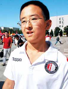13岁男孩成为年龄最小硕士研究生 其父制造传奇